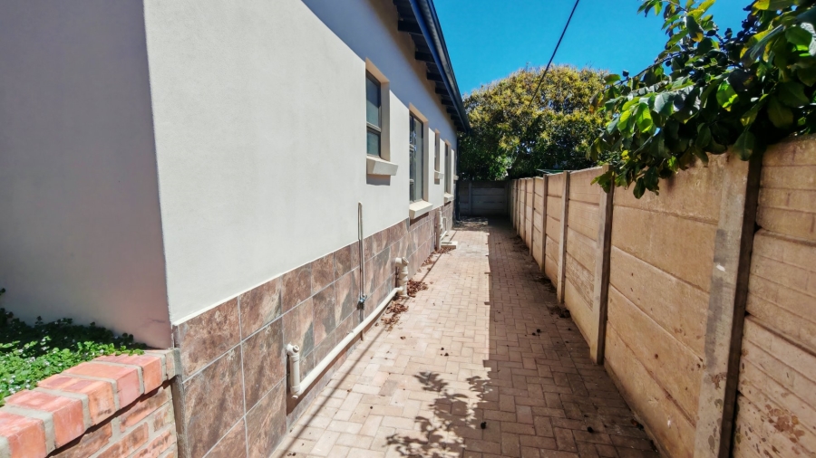 3 Bedroom Property for Sale in Hartenbos Central Western Cape